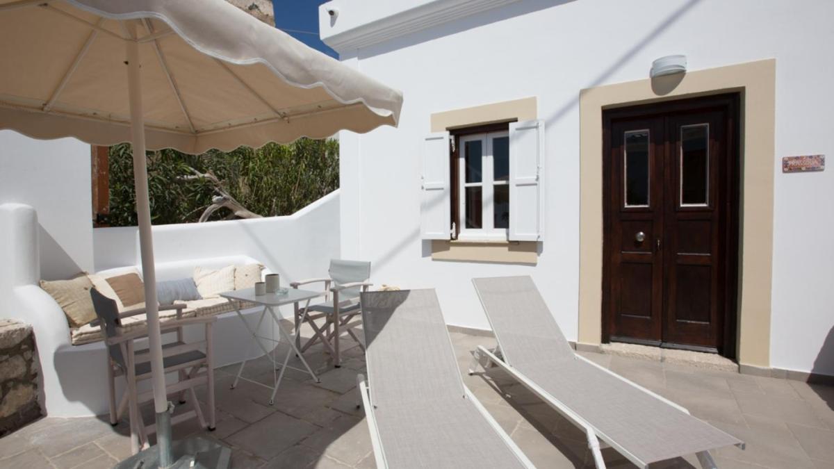 Chic & Modern Apartments With Swim Access Chalki Town المظهر الخارجي الصورة