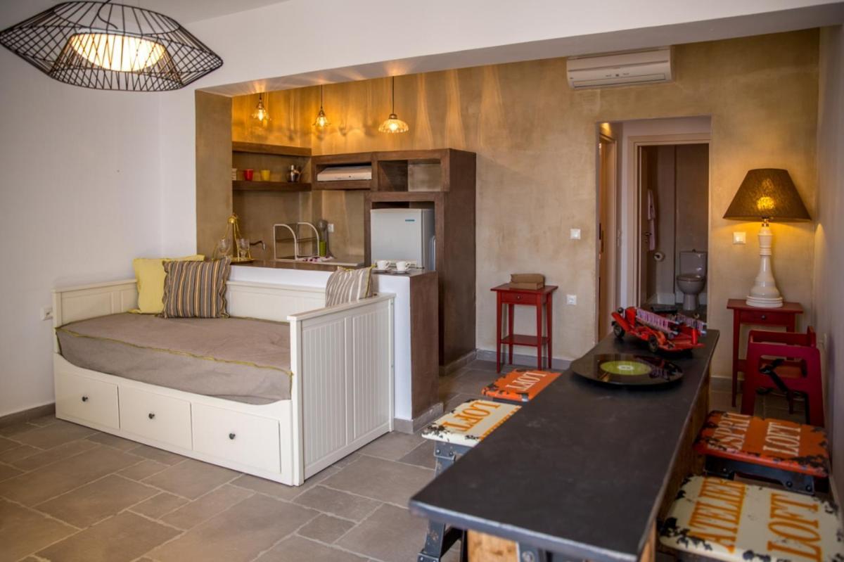 Chic & Modern Apartments With Swim Access Chalki Town المظهر الخارجي الصورة
